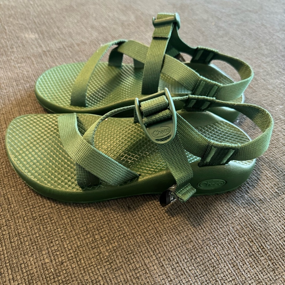 Womens Chacos Size 6